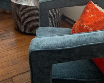 Modern Cozy Loft-5.7 miles from Little League International World Series Complex - Williamsport - Living room
