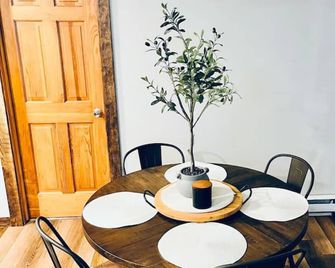 24 Serenity A Lakefront Cottage Retreat - Middletown - Dining room