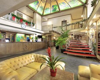 Hotel Club Relais Des Alpes - Madonna di Campiglio - Ρεσεψιόν