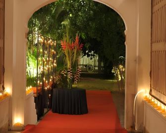 A Home For Nature Lovers - Jambughoda - Building