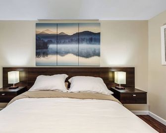 Lake Shore Farm Inn - Northwood - Ložnice