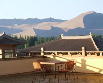 The Silk Road Dunhuang Hotel - Jiuquan - Balcony