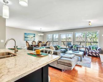 Bay Mount Chalet with Sauna - Meaford - Living room