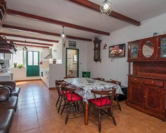 Apartments Bonic - Two Bedroom Apartment - Veli Losinj - Ruang makan