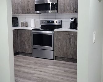 Luxurious Comfortable Suite - Airdrie - Cocina