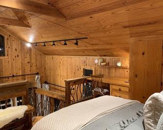 Remodeled Cabin near DeSoto State Park & Mentone - Fort Payne - Ložnice