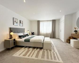 River Breeze 3-Bed Balcony Apartment - Littlehampton - Bedroom
