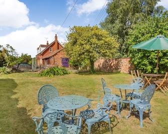Wards Court 2 - Gloucester - Patio