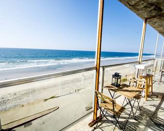 Cozy Beachfront 1 Bdr Apt - تيجوانا - شرفة