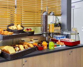 Kyriad Direct Orleans - La Chapelle St Mesmin - La Chapelle-Saint-Mesmin - Buffet