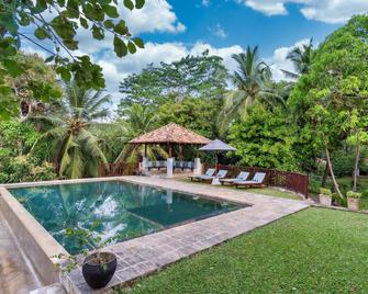 3 Bedroom Luxury Villa with Pool at Koggala Lake - Habaraduwa - Piscine