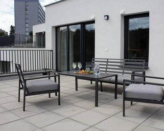 Hotel Taxis Bratislava - Bratislava - Patio
