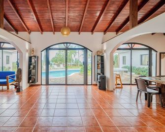 Palm House Luxury Villa - Ocean Front Paradise - Sánchez - Recepción