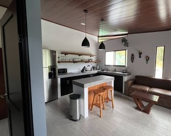 Casa de los Kobiera - Rivas - Cocina