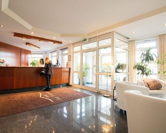 Hotel Stadt Norderstedt - Norderstedt - Lobby