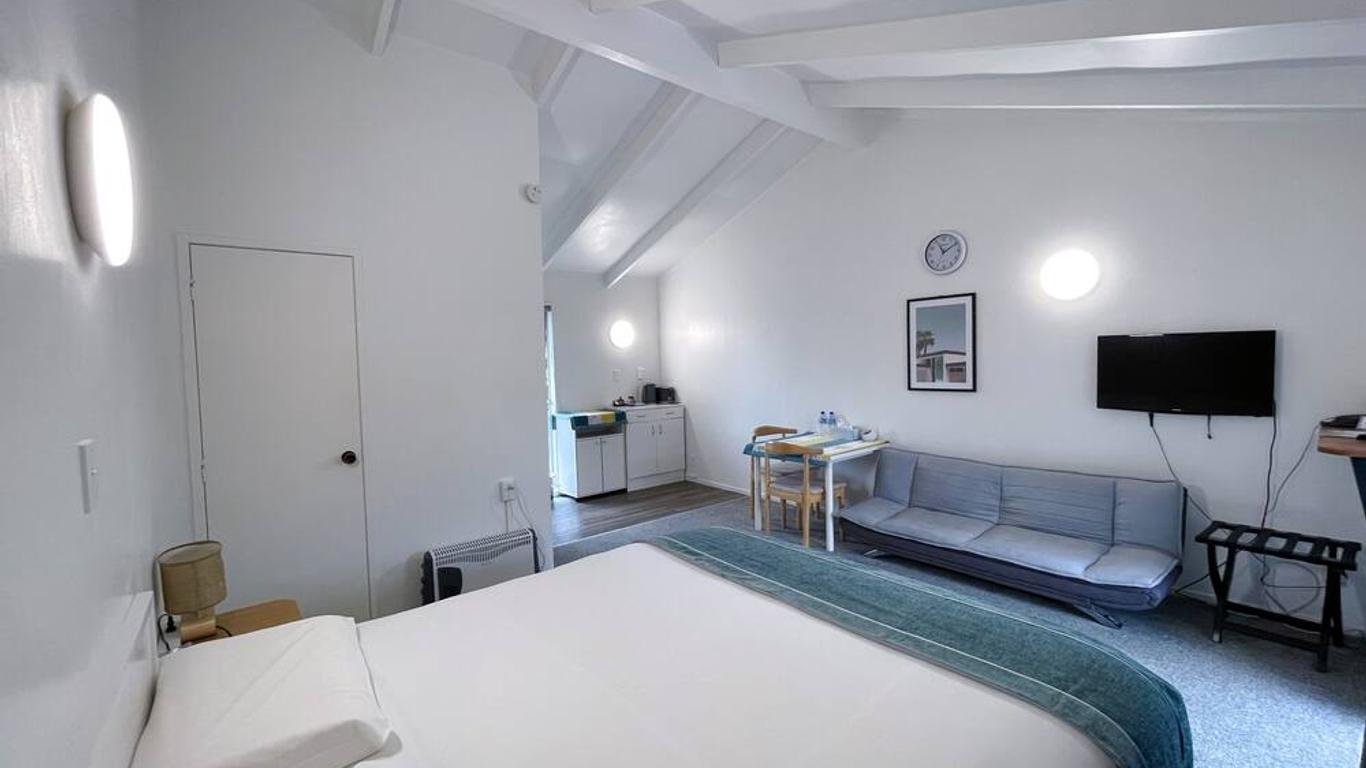 Siesta Motel