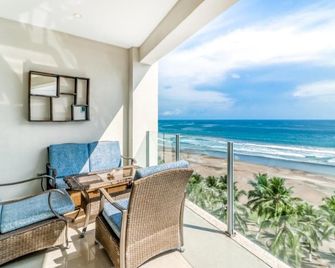 Elegant Beachfront Condo at Diamonte del Sol - 801s - Jacó - Balcón