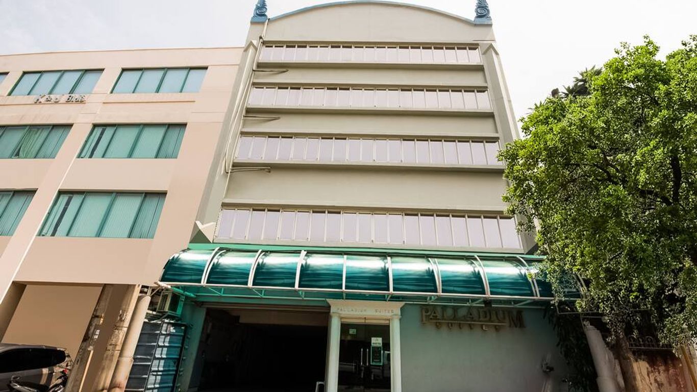 Palladium Suites Hotel