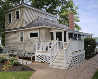 Lake Front Taylor Pond Cottage - Auburn - Edificio