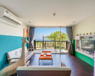 Happiness Ocean View B&B - Liuqiu - Living room