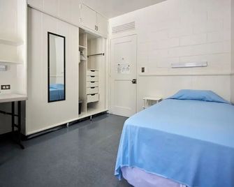 Central Ymca Residences - Honolulu - Bedroom