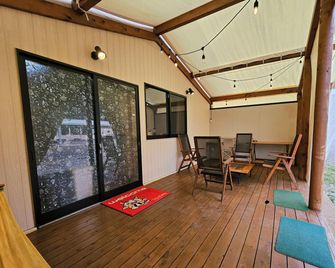 Sloth Glamping - Tsushima
