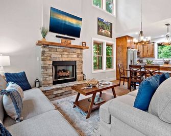 The Toasted Marshmallow - 2 Kings - Fire Pit - Hiking! - Marion - Huiskamer