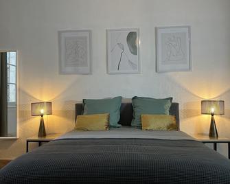 Nature & Medieval, luxury apartment T4 140m² between friends and family - Largentière - Chambre