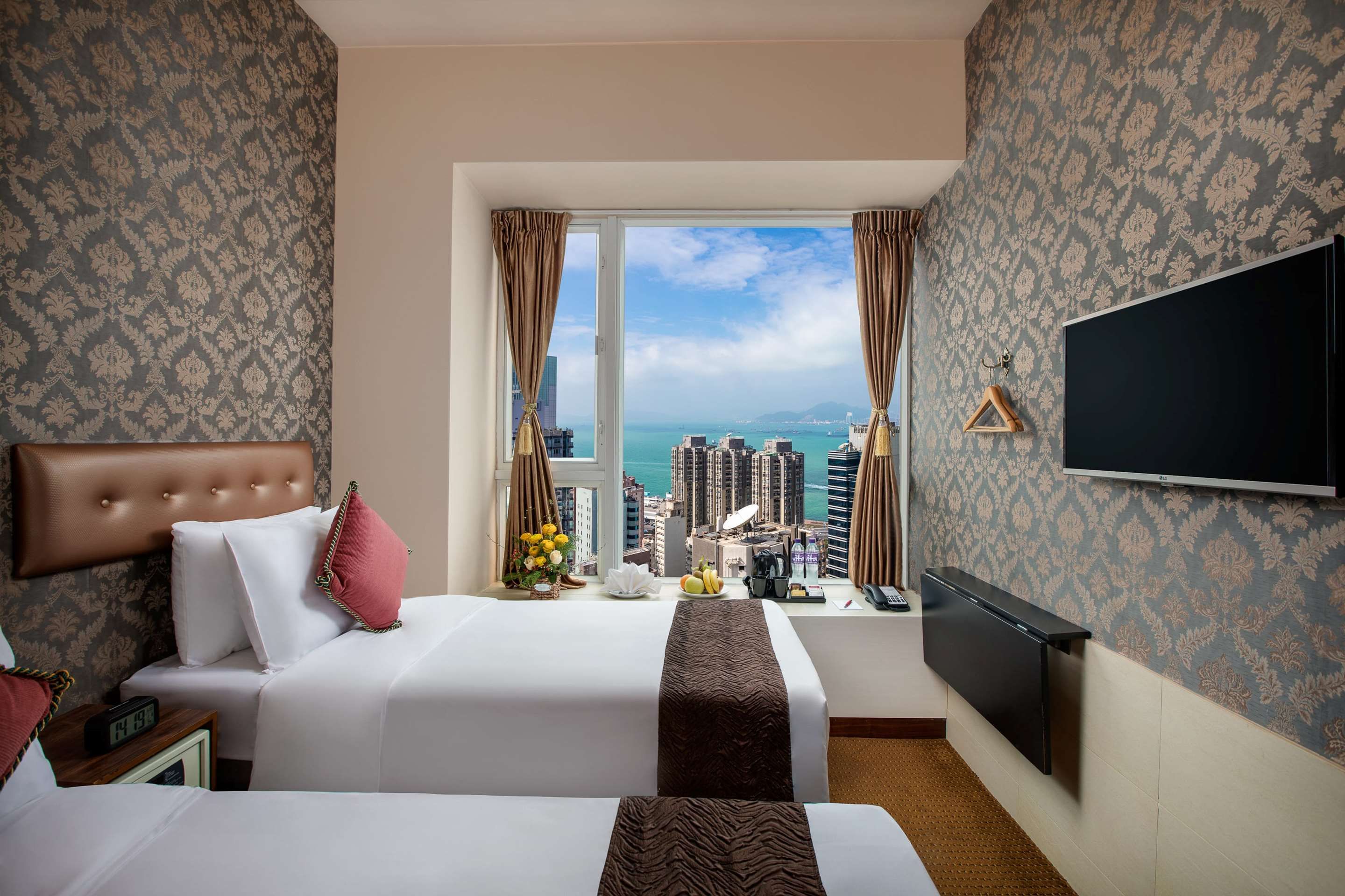 Ramada by Wyndham Hong Kong Harbour View thumbnail 3