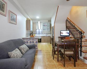 Gorgeous Home In Santa Pola - Santa Pola - Sala de estar