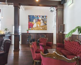 The Local Hotel - Fremantle - Lounge