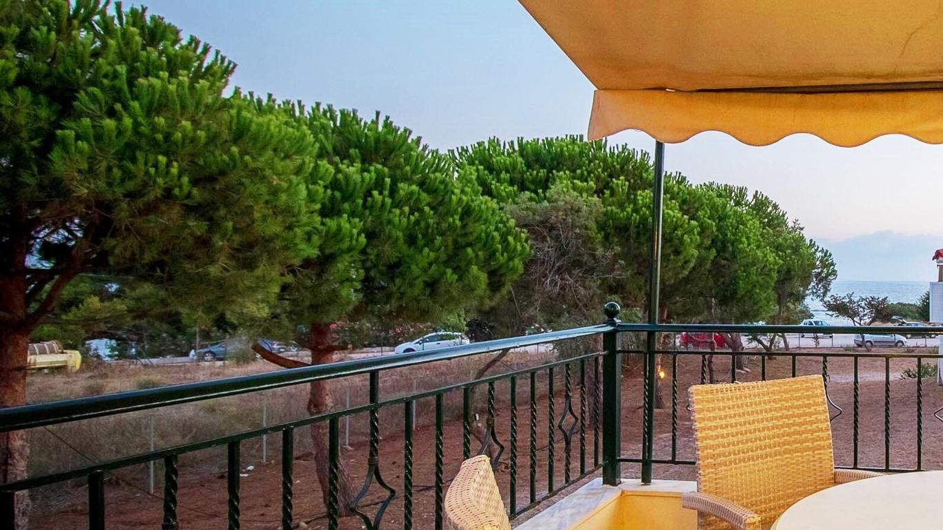 Romanos Beach Villas