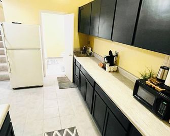 Masters Magic - Charming 2-bedroom Guest House, Augusta Regional Airport - Augusta - Kitchen