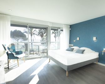 Tiercé Hotel - Cagnes-sur-Mer - Bedroom