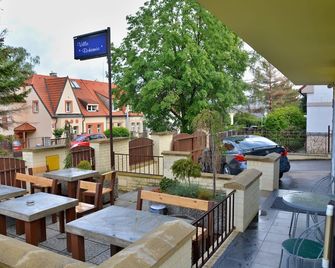 فيلا بوهيميا - براغ - شرفة مرصوفة