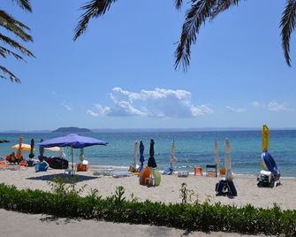 Happy Camp Mobile Homes in Castello Camping and Summer Resort - Néos Marmarás - Beach
