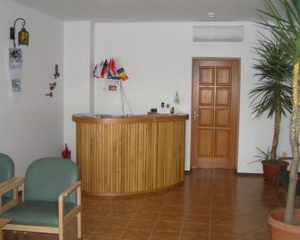Dubky Hotel - Úzhgorod - Recepción