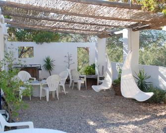 Albergue de San Jose - San José - Patio