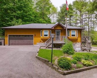 Todholm Muskoka - Port Carling - Building