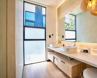 Epic Tamarindo Boutique Hotel - Tamarindo - Kylpyhuone