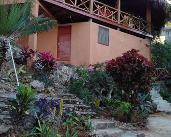 Welcoming House In Las Galeras With Stun - Las Galeras - Außenansicht