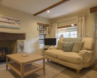 Cherry Tree Cottage - Plymouth - Living room
