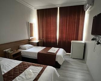Altinnal Hotel - İzmit - Schlafzimmer