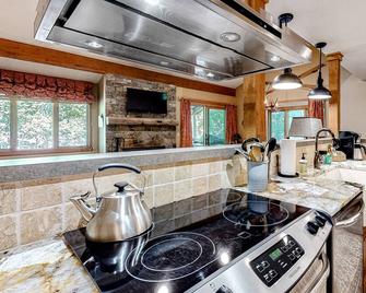 5123 Foxtail - Wilson - Kitchen
