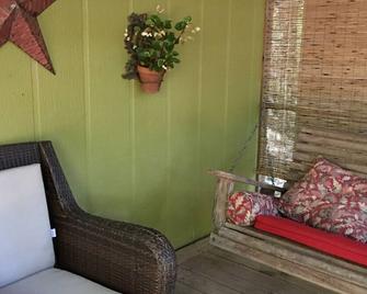 Rustic/modern Artist Cabin In The Woods - Saint Francisville