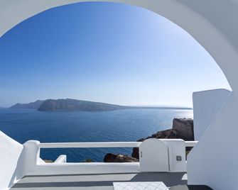 Charisma Suites - Oia - Balkon