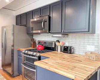 Modern Chalet Retreat in Harbor Springs w/ Fireplace - Harbor Springs - Cuisine