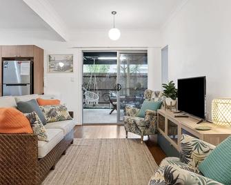 1-17 Heath Street - Stylish Unit on Heath Street - Evans Head - Sala de estar