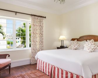 Oxford House - Hamilton - Bedroom