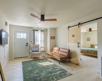 Cozy Crater Lake House Close to Hwy97 - Klamath Falls - Sala de estar
